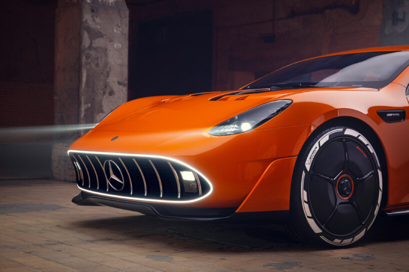 view of the Mercedes-Benz emblem at the front