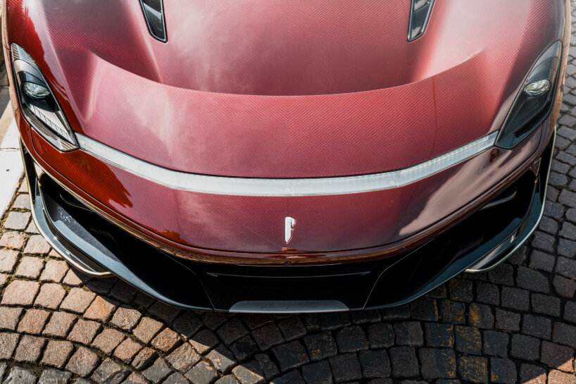 detailed view of the front