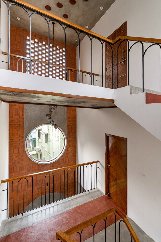 the northern edge draws in light