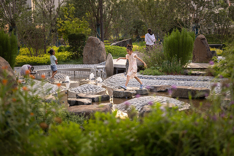 a sensory-rich environment