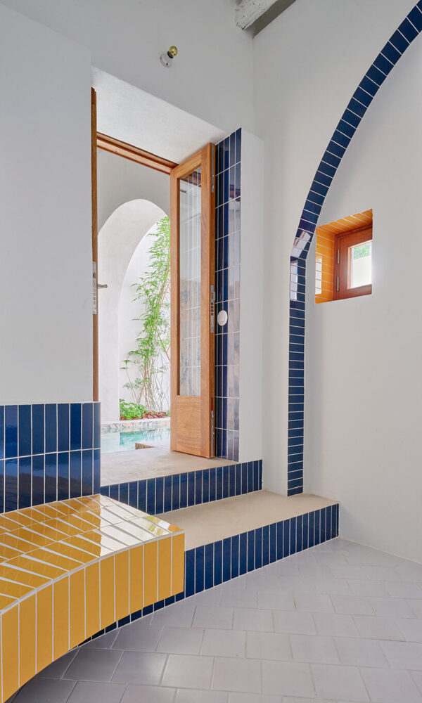 the building was magnificent and irregular in its preservation