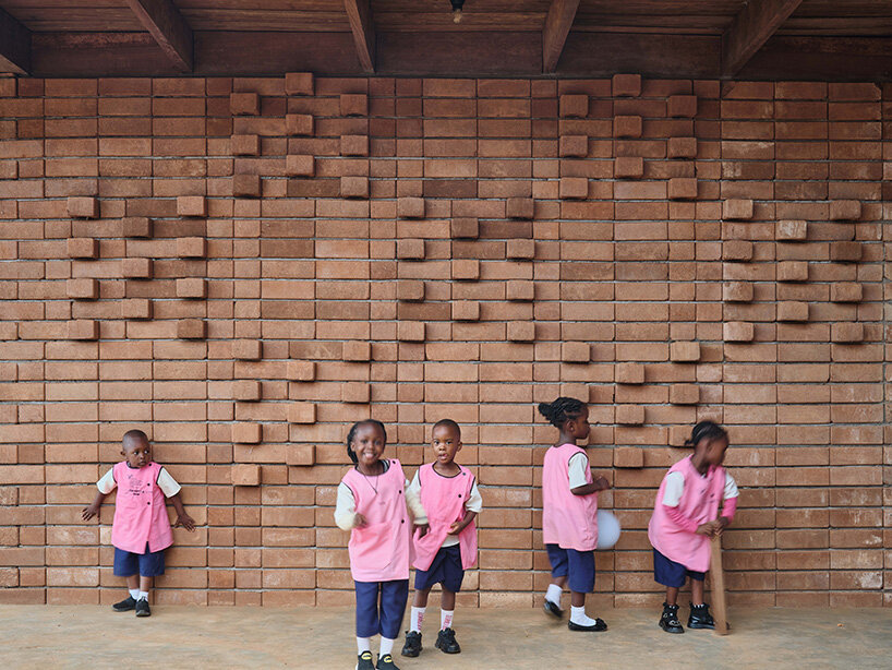 the building itself reflects this philosophy by being connected to its site and surroundings