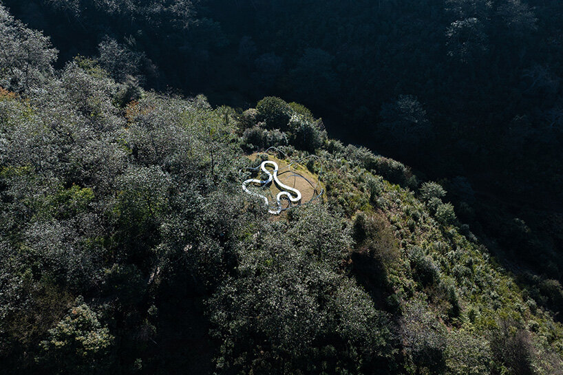 the entire scene transforms into a quiet spectacle