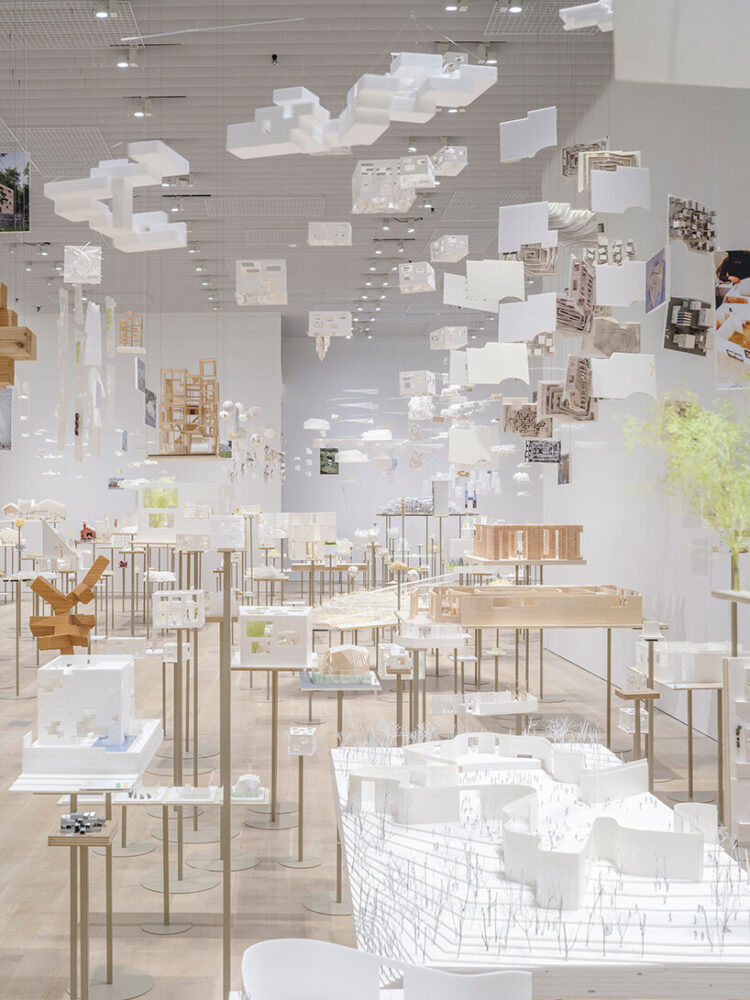 displaying models, materials and objects that are fragments of ideas