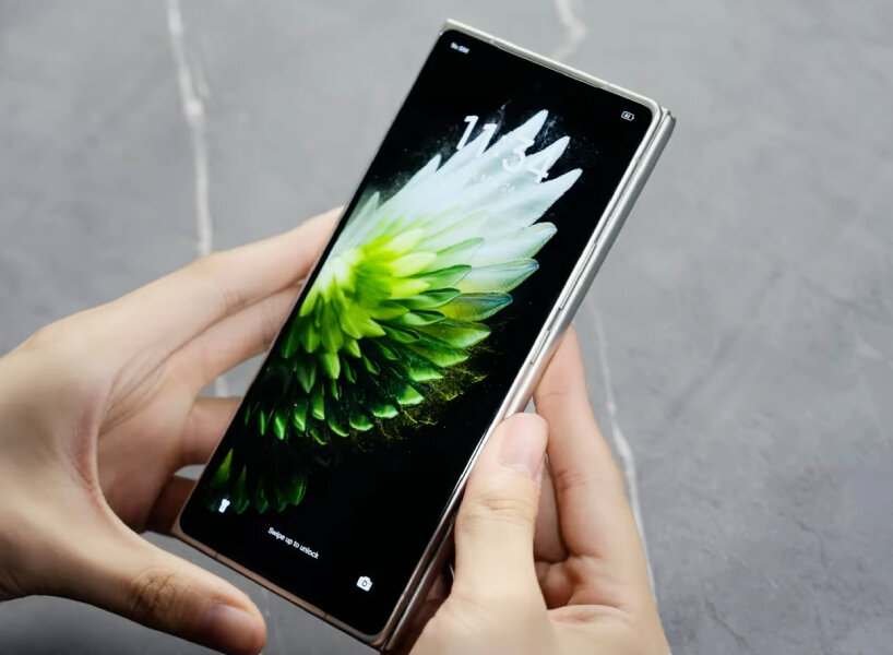 tecno concept trifold smartphone 