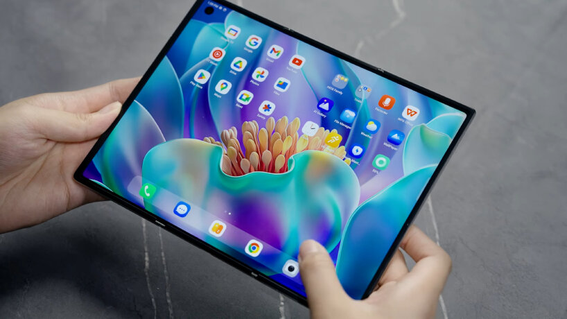 tecno concept trifold smartphone 