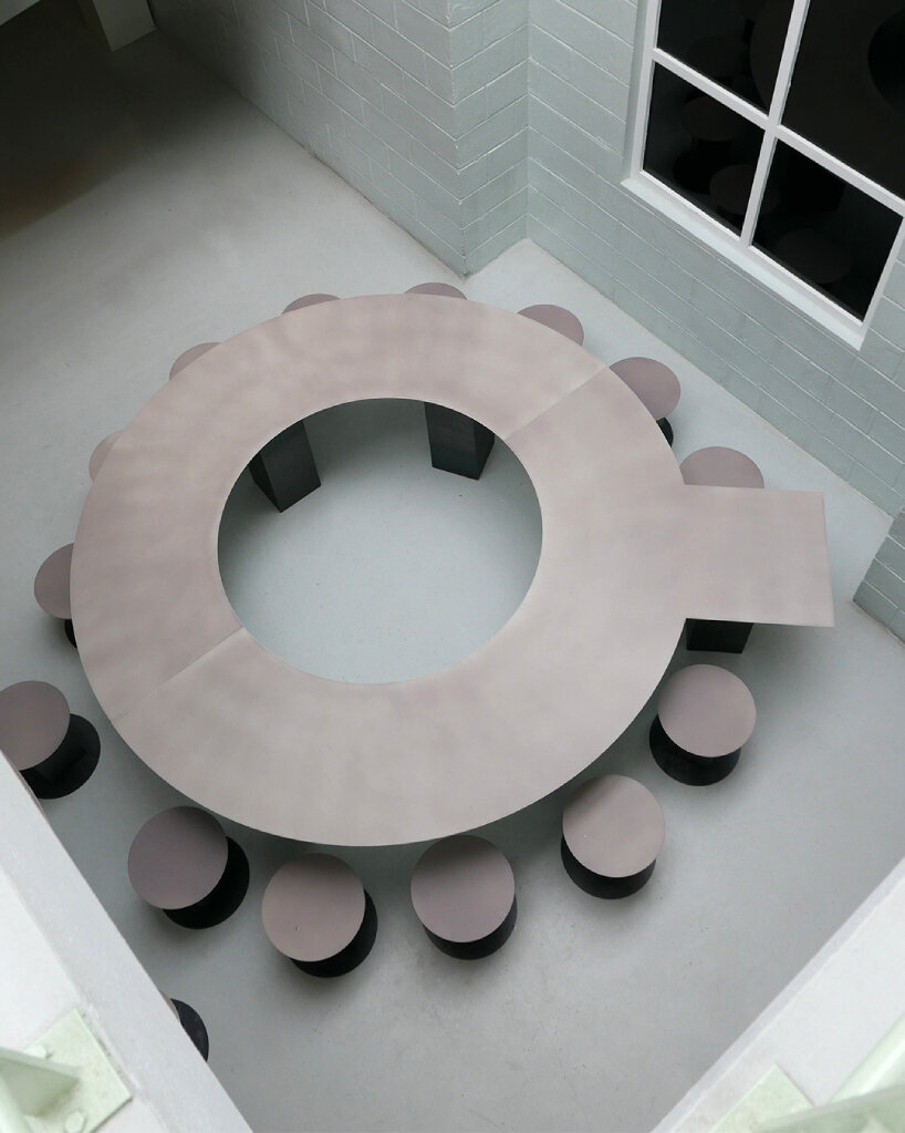 heat-reactive table on