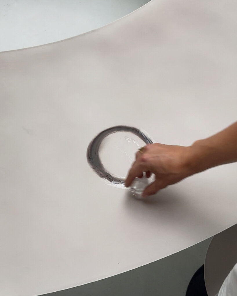 heat-reactive table on