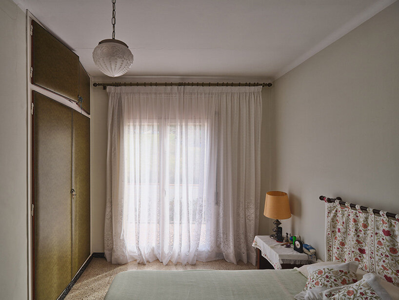 La Padrina uses metaphor and contrast to explore life, death, and identity