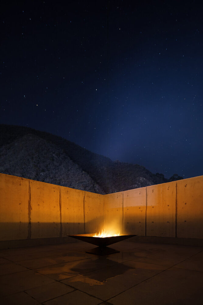 environmental factors such as light and wind shape the architectural response