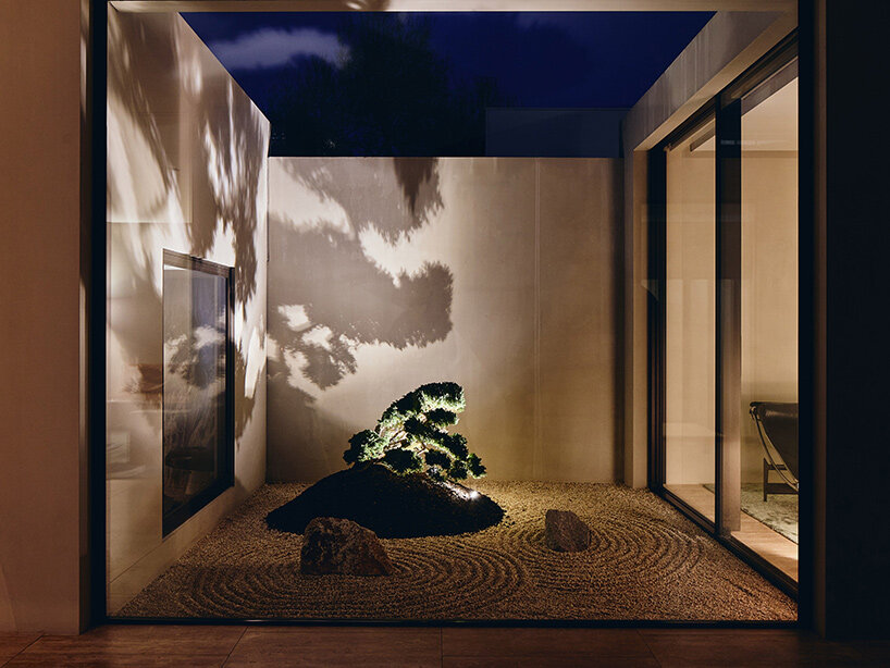 FGR Architects Concrete Curtain