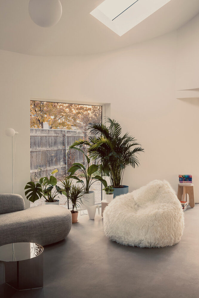 NEMESTUDIO conceives the ground floor of CS2 House as a single open space