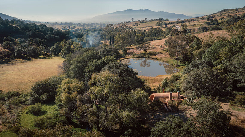 | image by Juan Benavides