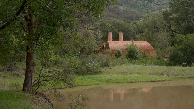 | image by Juan Benavides