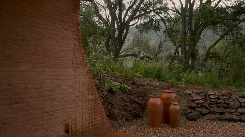 the project keeps the focus on the environment| image by Juan Benavides