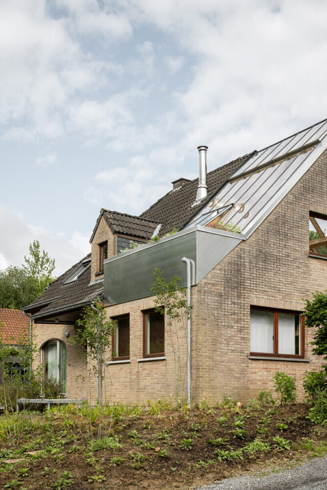 Flemish fermettes are often perceived as outdated and architecturally irrelevant