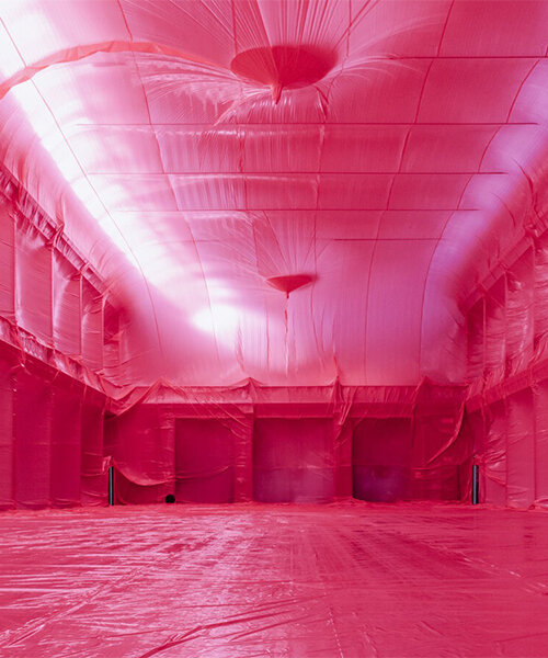 DOUBLE PAGE INFLATABLE