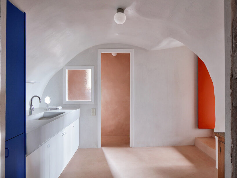 image © Filip Dujardin