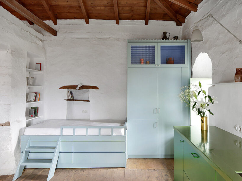 image © Filip Dujardin