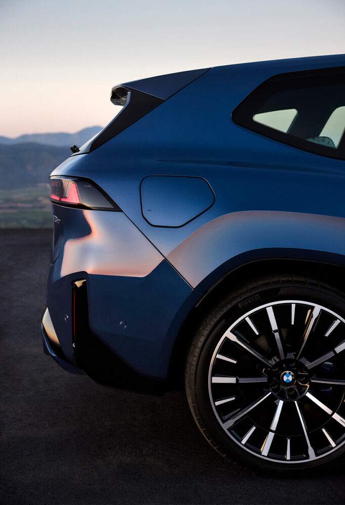 precise lines create a character-rich appearance