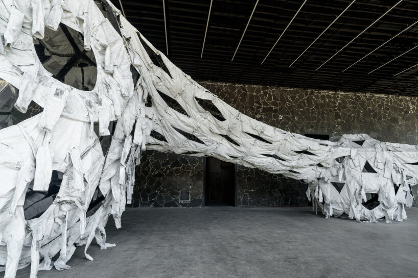 the fabrics connect the spheres