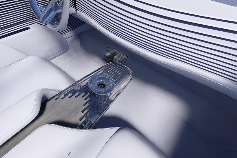 the center console can switch the vehicle's mode from assisted driving to fully autonomous