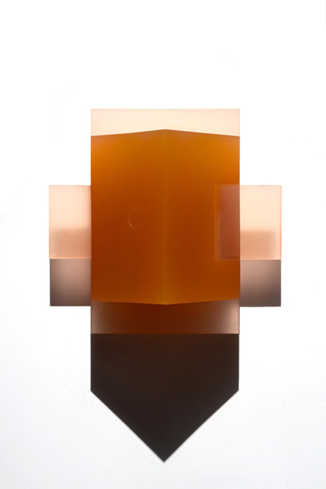 a series of precisely positioned oculi channels daylight deep into the house