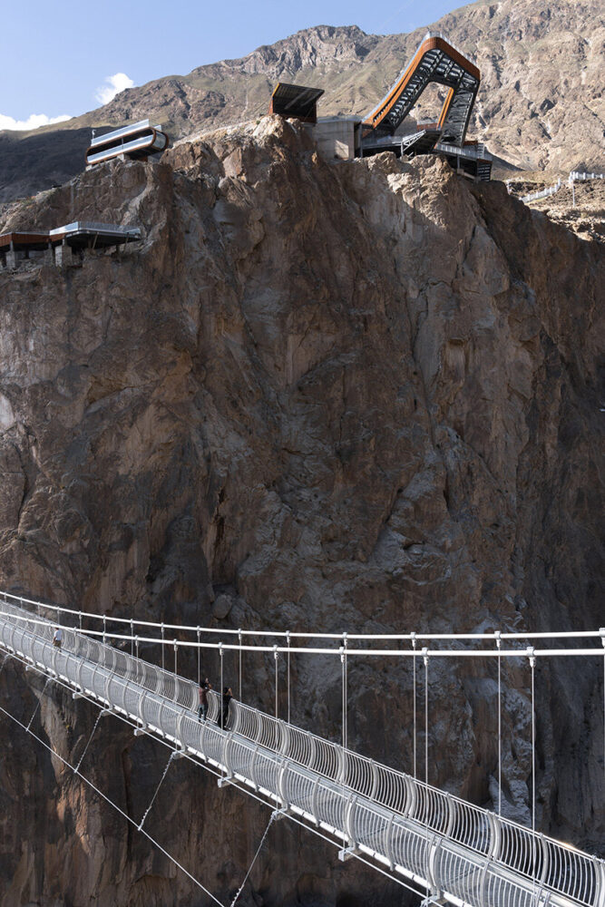 machinery longer than 13 meters could not be delivered | image by Chill Shine