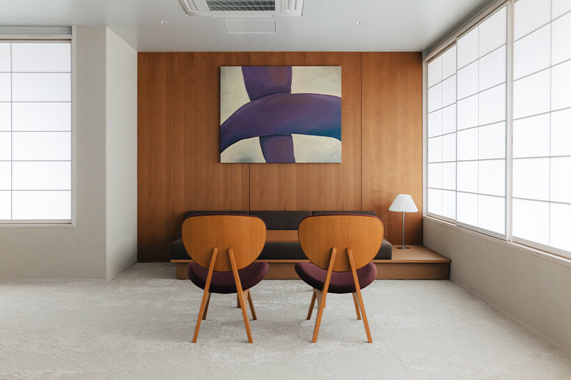 corner view in superior room with kitchen