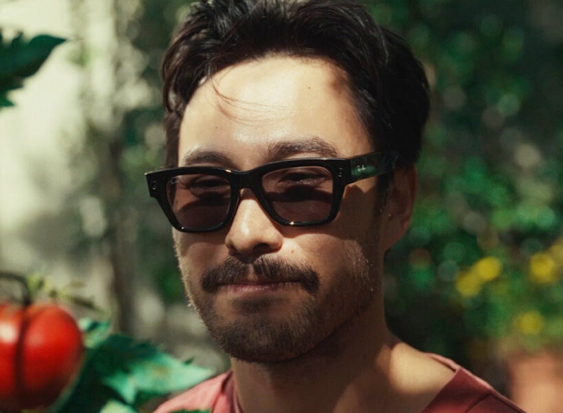 the eyewear allows for earbuds-free (video) calls