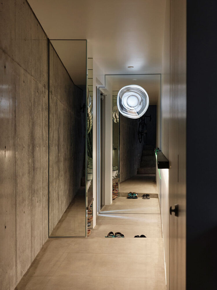 the roughness of the concrete softens under natural light