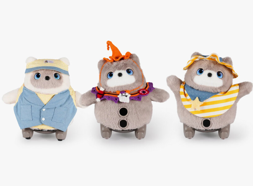 the robot has cameras in the face to see its surroundings