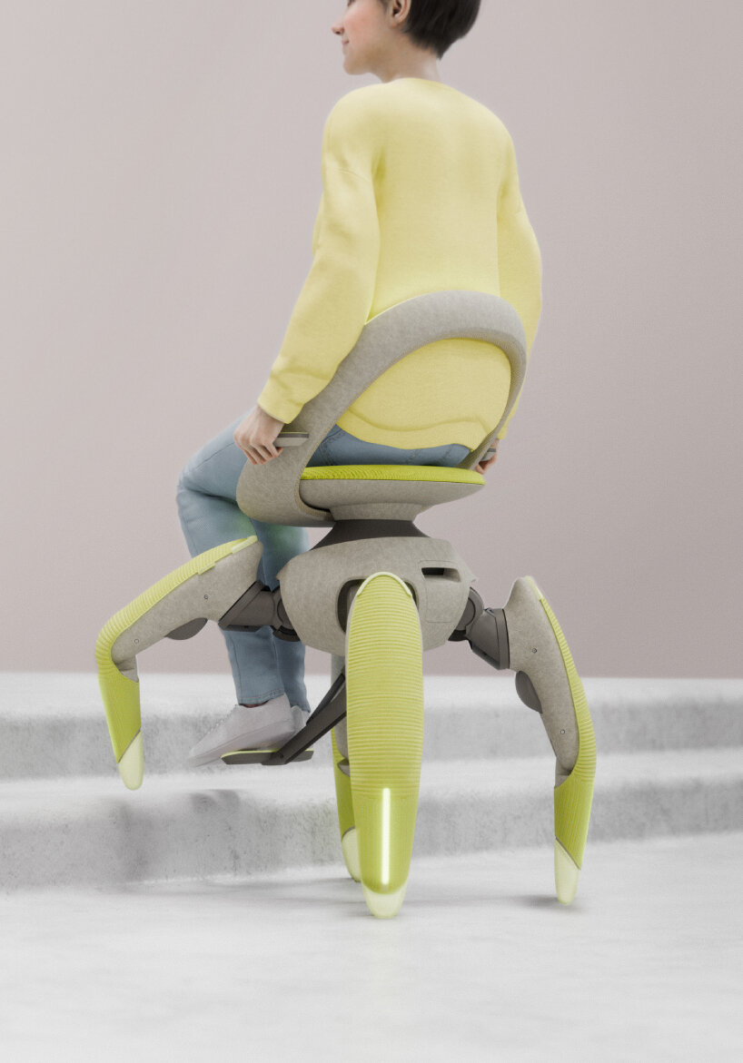 the legs can fold and move individually