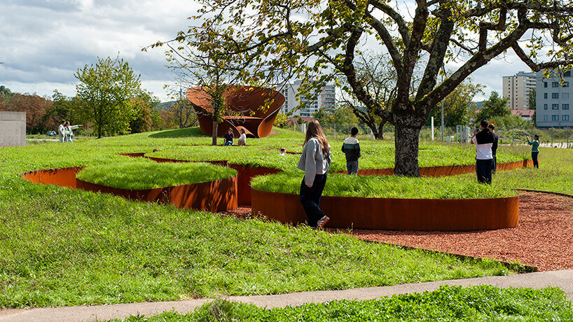 this low-carbon-emissions material is made from recycled steel and produced with renewable energy | image by Marek Iwicki