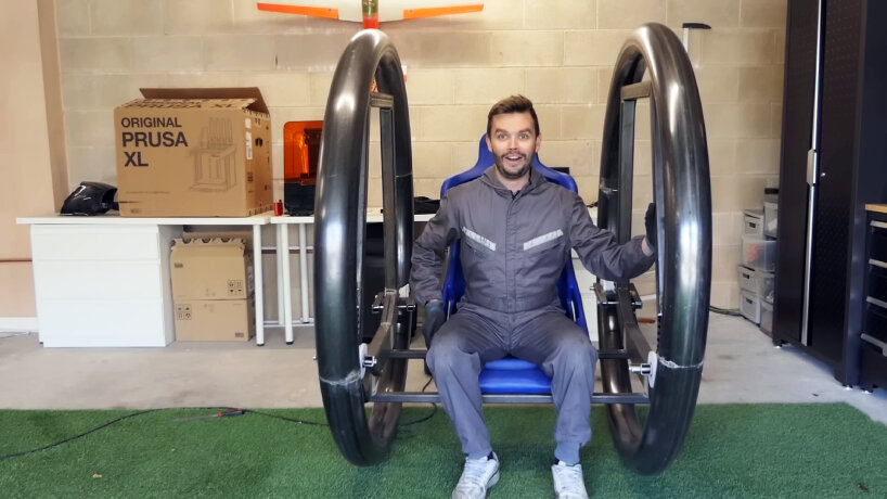 the seat placement is low to keep the center of gravity near the bottom of the rings to make the rolling easier