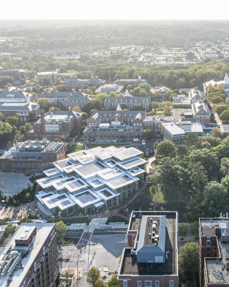 image © Laurian Ghinițoiu