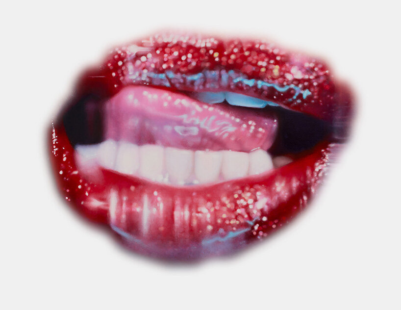 Las ganancias de la subasta se donarán a Planned Parenthood en nombre del artista | © Marilyn Minter  