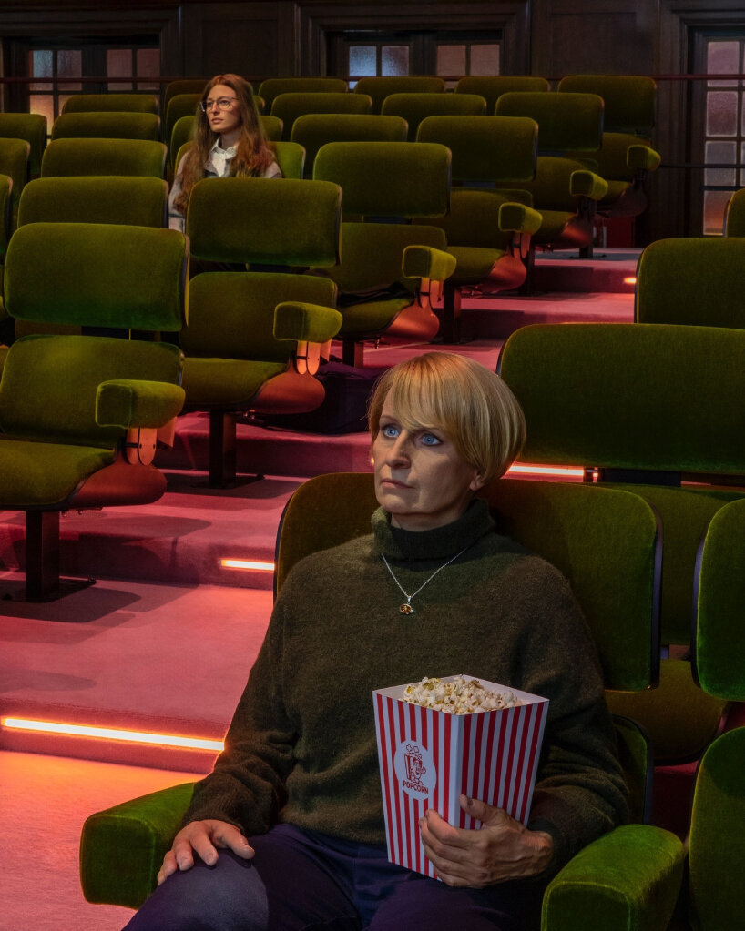 the hyperrealistic cinemagoers made of silicone