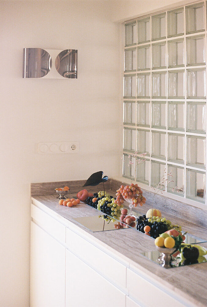 still-life composition on didyma marble countertop | image by Costas Papapanagiotou