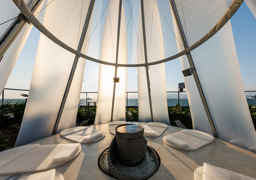 3D printed concrete shapes the organic-shaped cold bath