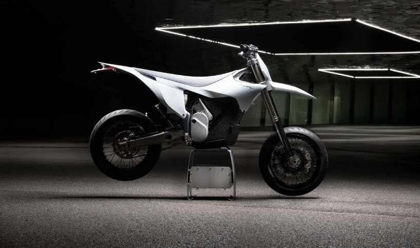 side view of the two-wheeler