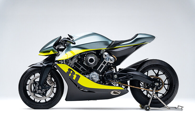 2021 Aston Martin AMB001