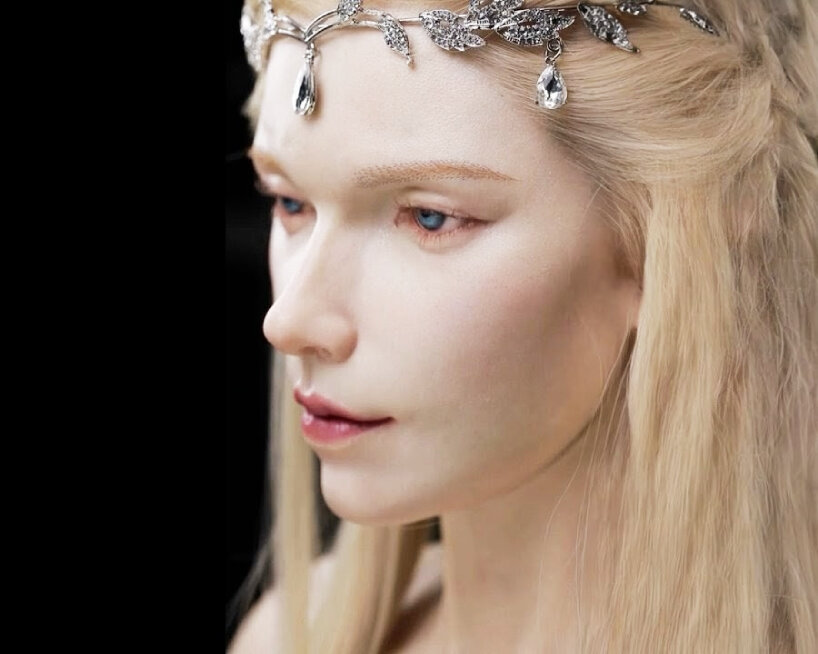 realistic humanoid robots aheadform