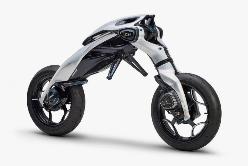 rotatable yamaha MOTOROiD:Λ motorcycle