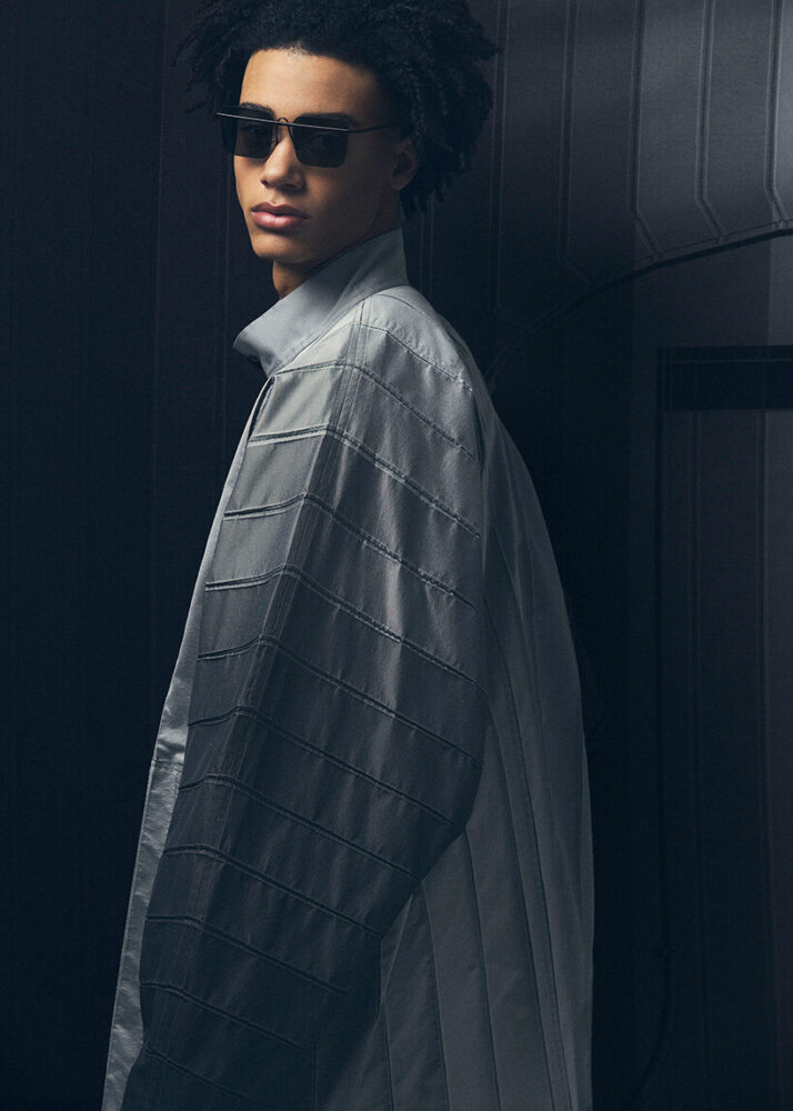 tonal gradients from black to white emerge solely from variations in weave