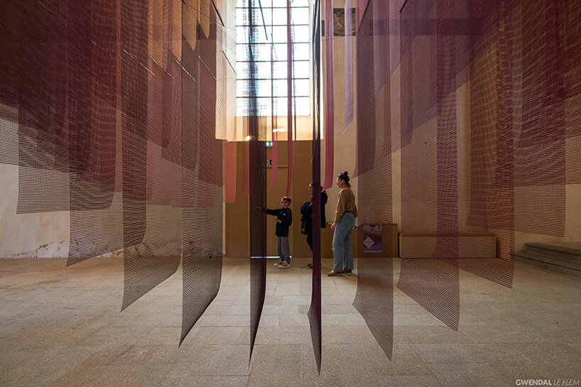 small shifts in angle produce new readings of the same elements