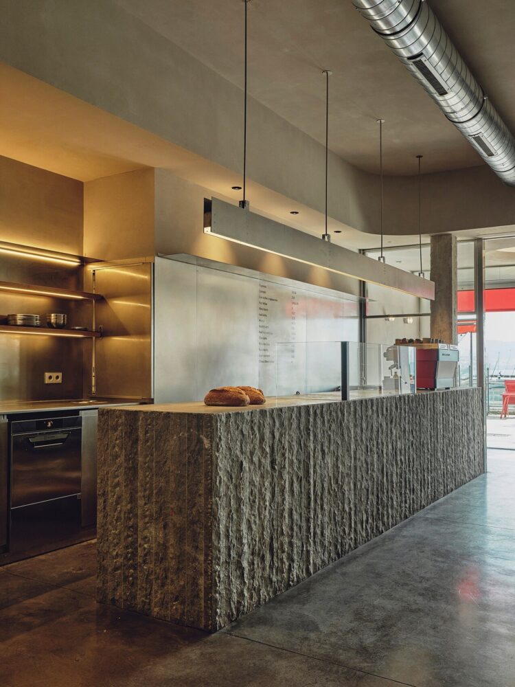 lighting highlights material textures and emphasizes curved surfaces