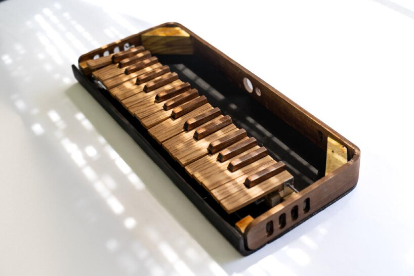 cardboard synthesizer wooden keys