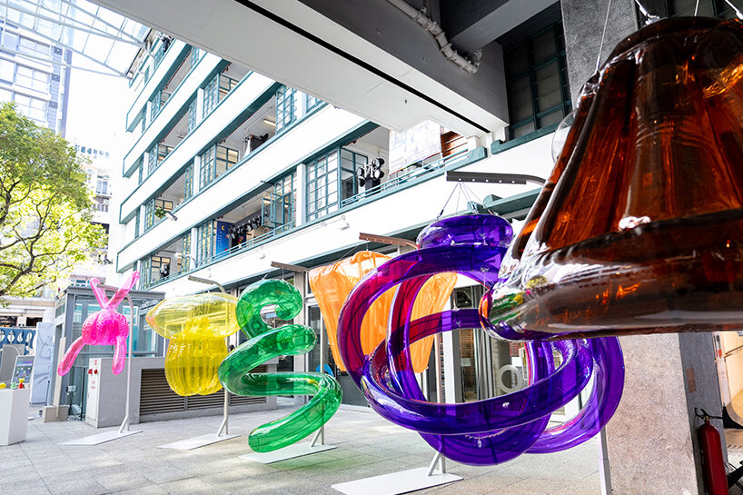 우회 2025가 홍콩 PMQ를 장악하여 일상 사물의 의미를 밝힙니다