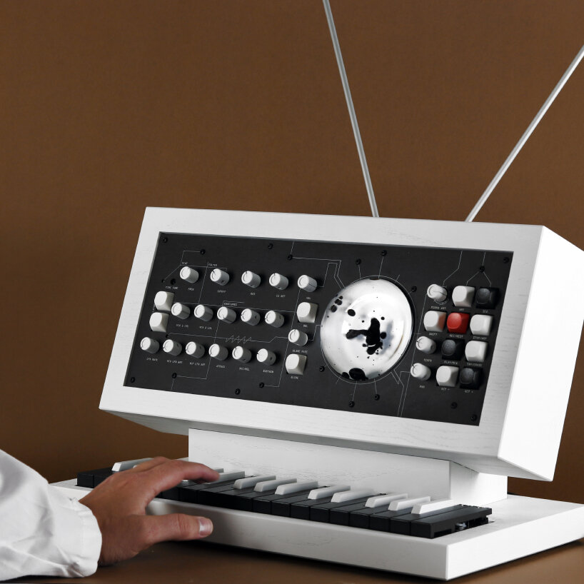 guitar ferrofluid biodata synthesizer